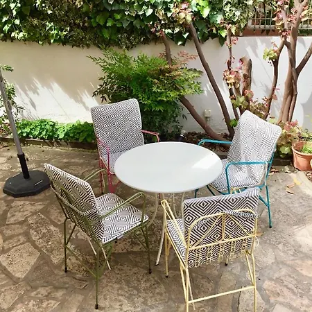 El Jardí De L'avet 3* Lleida