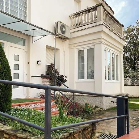 住宿加早餐酒店 El Jardi De L'avet 莱里达